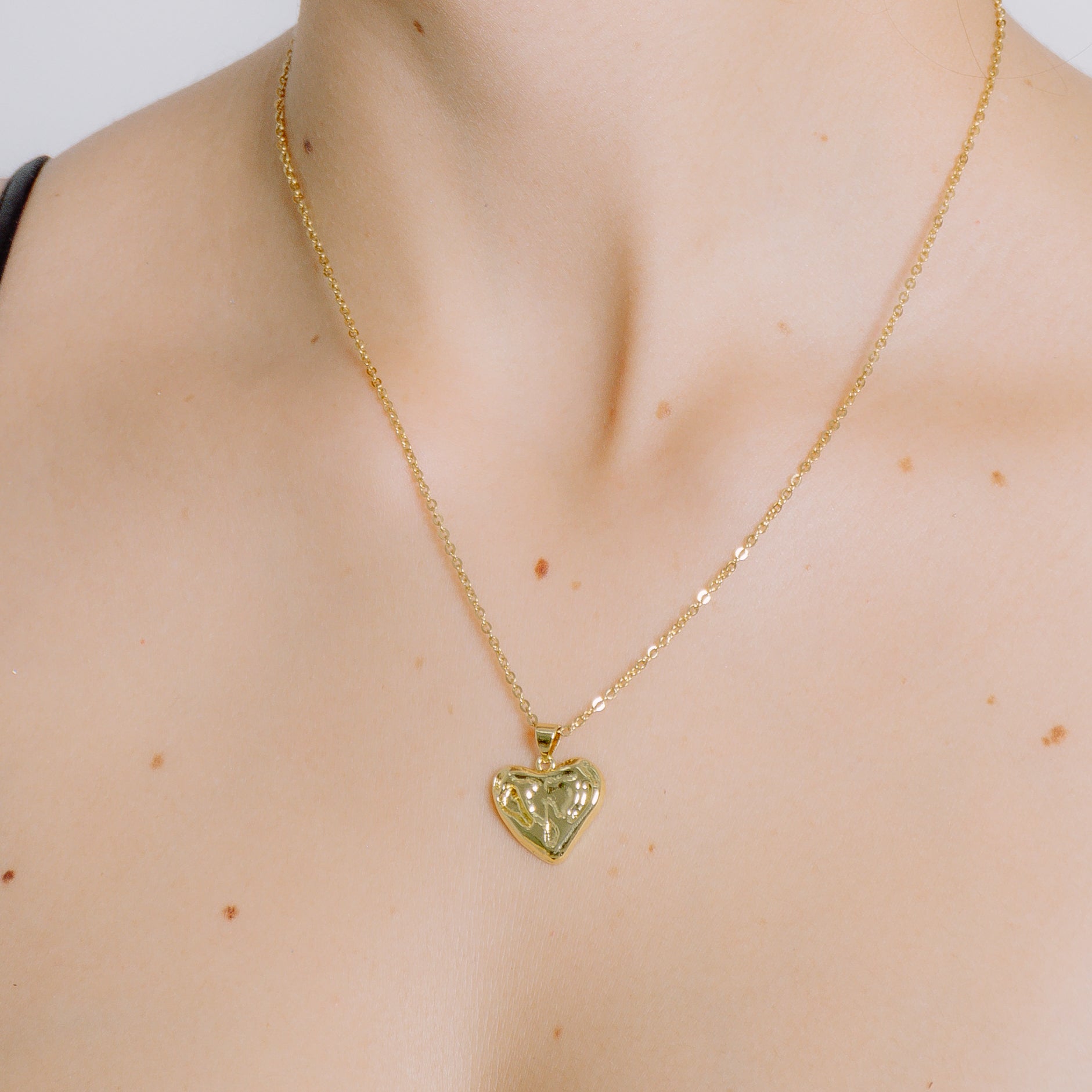 Messy heart necklace